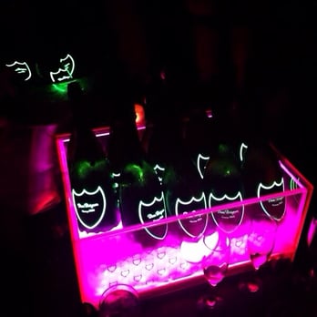 Play Club - Popping Dom Perignon is always a good choice - Bars Near Me - Hong Kong, HK