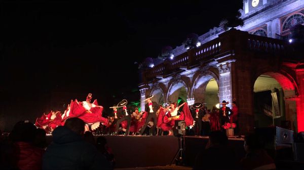 Ballet Folklórico de México by null