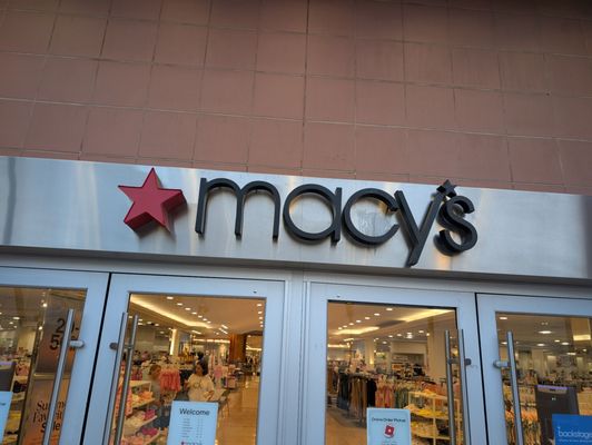 Burbank Town Center by null