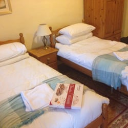 Higher Menadew Farm Cottages - Bedroom
