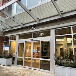 Northwestern Medicine Immediate Care Lakeview - Entrance.