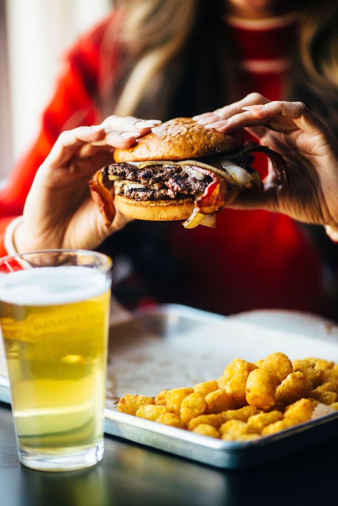 Mudpuppies Sports Bar and Grill