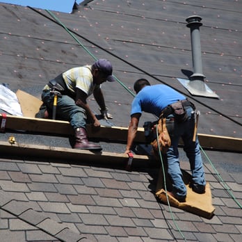 Raintight General Contracting - Installing Tucson Sunset shingles on a steep roof in Dallas - Roofing Near Me - Dallas, Texas Raintight General Contracting - Installing Tucson Sunset shingles on a steep roof in Dallas - Roofing Near Me - Dallas, Texas