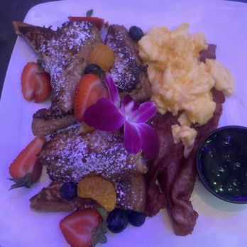 CZEN Restaurant Brooklyn - French toast Eggs Turkey bacon - Caribbean Near Me - Brooklyn, New York