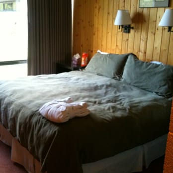 Alta Lodge - Average room, not the nicest... Only 1 setting on the air conditioner, got too cold then too hot. - Ski Resorts Near Me - Alta, Utah Alta Lodge - Average room, not the nicest... Only 1 setting on the air conditioner, got too cold then too hot. - Ski Resorts Near Me - Alta, Utah