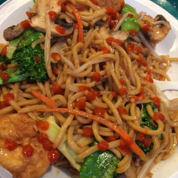 New Dynasty - Vegetable Lo mien with spicy sauce - Chinese Near Me - Washington, DC, District of Columbia