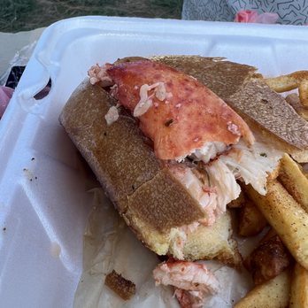 Frutti Di Mare - Lobster roll, out of this world - Food Trucks Near Me - Westminster, California