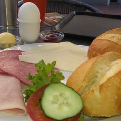 Bäckerei Konditorei Hake - Frühstück Nr. 2 kostet 3.79euro mit 1 Kaffee.