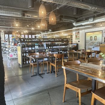 FOUND:RE Phoenix - Founder wine selection - Hotels Near Me - Phoenix, Arizona