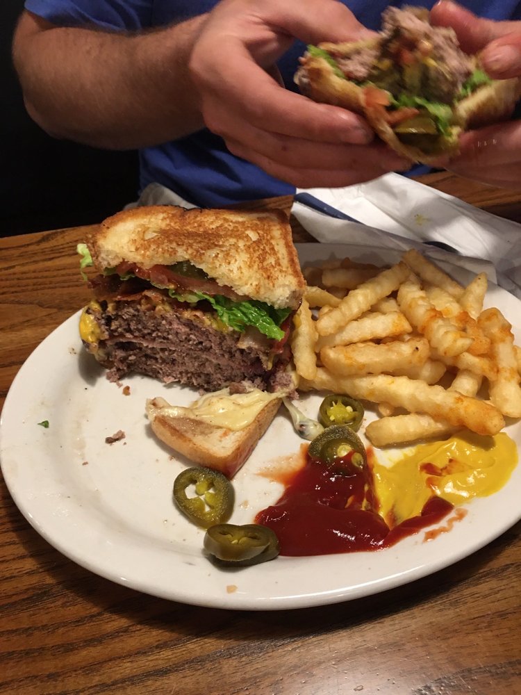 TD’S SPORTS BAR & GRILL Updated September 2024 203 S Main St