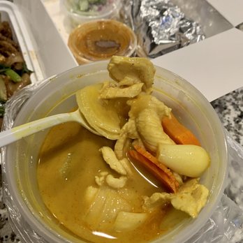Nokki Thai Kitchen - Yellow Curry with Chicken - Thai Near Me - Fontana, California