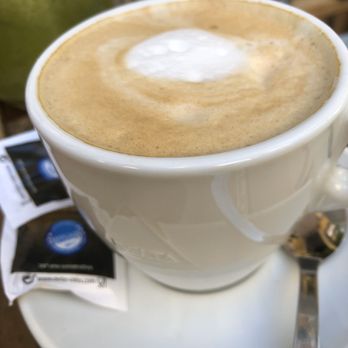 Tapas n’ Friends - Café com leite (coffee with milk) - Portuguese Near Me - Lisbon, 11
