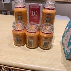 Yankee Candle Company - Calamansi I cocktail candle!