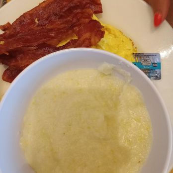 Leah's Kitchen - Eggs, bacon and grits - Cajun/Creole Near Me - Kenner, Louisiana
