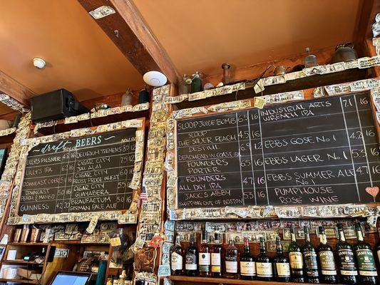 Lilly's Craft and Kitchen by null