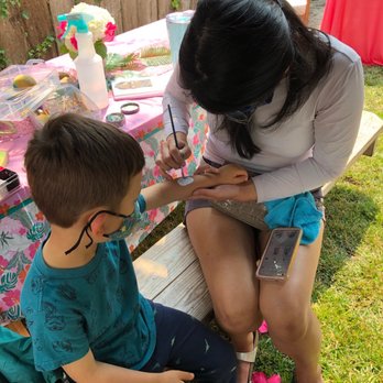 Impossibubble - Fan was really patient and looked up R2D2 on her phone when my son requested that. - Face Painting Near Me