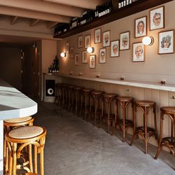 Quicksand Bar à Vin - Interior/Bar seating