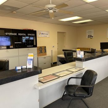Extra Space Storage - Office - Self Storage Near Me - Houston, Texas