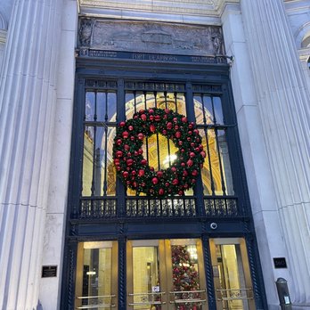 London House - Front door - Hotels Near Me - Rosemont, Illinois