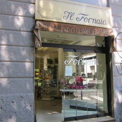 Il Fornaio - Una delle due entrate/vetrine