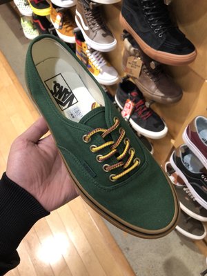 vans store stonestown