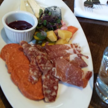 Aberdeen Tavern - Meat and Pickles - Comfort Food Near Me - Hamilton, Ontario Aberdeen Tavern - Meat and Pickles - Comfort Food Near Me - Hamilton, Ontario