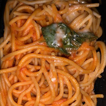 Forma Pasta Factory - Spaghetti Pomodoro - Pasta Shops Near Me - Brooklyn, New York Forma Pasta Factory - Spaghetti Pomodoro - Pasta Shops Near Me - Brooklyn, New York