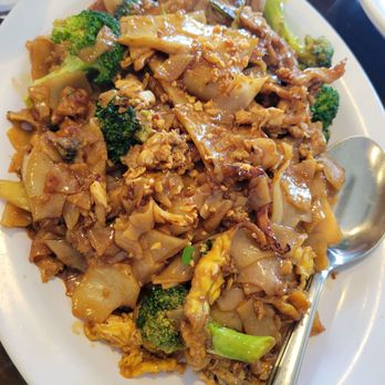 Ono Thai - Pad so eew, was ok, but had better - Thai Near Me - Ewa Beach, Hawaii