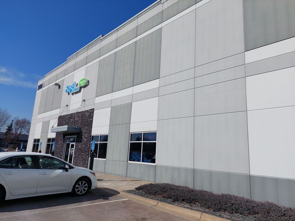 MY PILLOW OUTLET STORE Updated October 2024 11 Photos 2101 4th