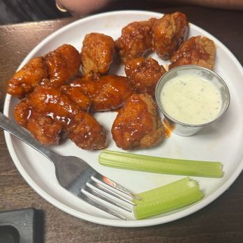 Main Event Independence - Boneless Wings - Arcades Near Me - Independence, Missouri Main Event Independence - Boneless Wings - Arcades Near Me - Independence, Missouri