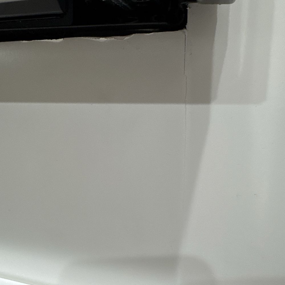 Everest Construction - Cabinets have cracks - General Contractors Near Me - Las Vegas, Nevada