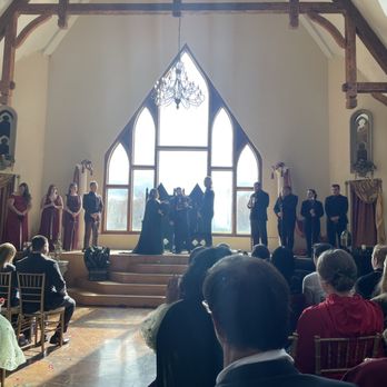 Chateau Charmant - The ceremony - Venues & Event Spaces Near Me - Fordland, Missouri