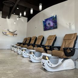 Modern Manicure
