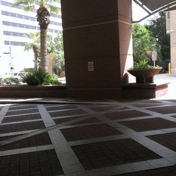 St Joseph Medical Center - Valet park at the main entrance. Parking is validated fir patients. - Hospitals Near Me - Houston, Texas St Joseph Medical Center - Valet park at the main entrance. Parking is validated fir patients. - Hospitals Near Me - Houston, Texas