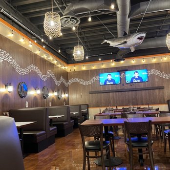 Craving Crab Haus - Indoor - Cajun/Creole Near Me - Riverside, California