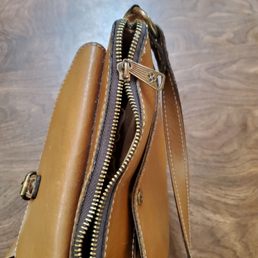 Zipper broken Zipper broken