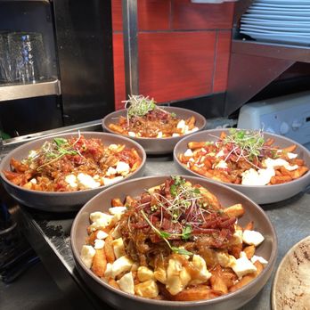 Le Chenapan - Poutines ‍ - Bistros Near Me - Shawinigan, Quebec