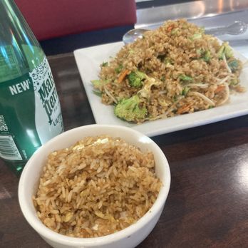 Western Wok - The side and the full order of rice that o did not order. - Salad Near Me - Burbank, California Western Wok - The side and the full order of rice that o did not order. - Salad Near Me - Burbank, California