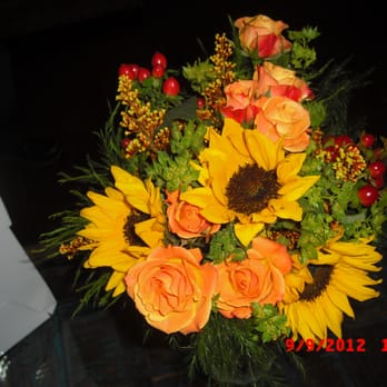 Holmes-McDuffy Florists - throw-away bouquet (these pictures do not justice) AMAZING! - Florists Near Me - Brockton, Massachusetts