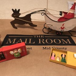 Flagship Mail room and Emporium - Christmas finds...aren't they sweet. Handmade Match box and a walnut each w/little people inside!