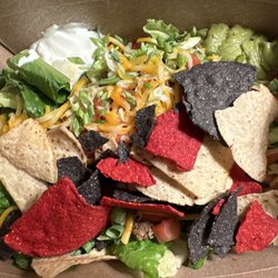 Pipers Restaurant and Sports Lounge - Taco salad