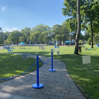 Gemelli Gelato - Seating area - Ice Cream & Frozen Yogurt Near Me - Hampton Bays, New York