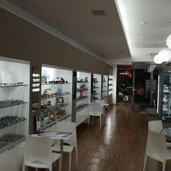 Montrose Optometry - Optometrists Near Me - Montrose, California