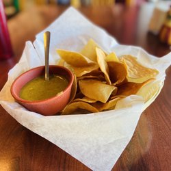 El Palenque Tacos & Grill - Chips and salsa verde