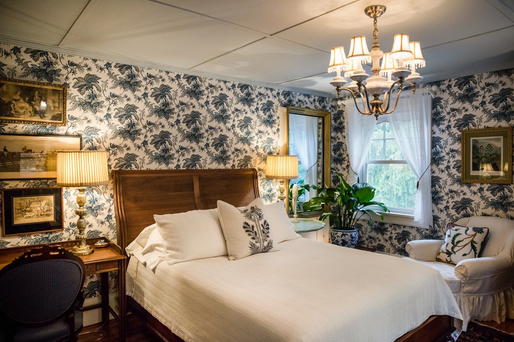 HILLTOP HOUSE BED & BREAKFAST Updated October 2024 73 Photos & 10