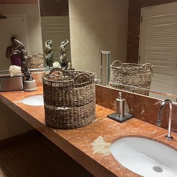 Scott's Seafood - Women's restroom sinks - Seafood Near Me - Oakland, California Scott's Seafood - Women's restroom sinks - Seafood Near Me - Oakland, California