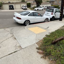 Murfey Construction - Construction employees park in fire lane on both sides of the driveway. Dangerous exiting due to oncoming traffic.