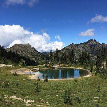Tipsoo Lake - One of the lakes on the Naches Peak Trail - Hiking Near Me