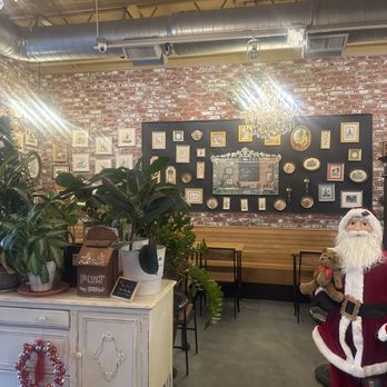dean by dean noodles - Lovely decor - Thai Near Me - Rowland Heights, California