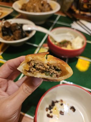 Mian & Bao by null